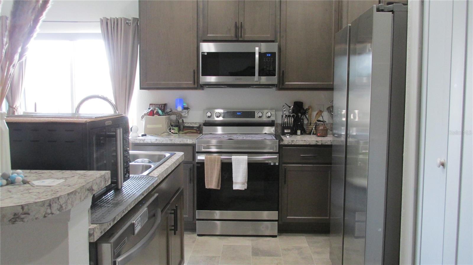 O6410714 Property Photo 7