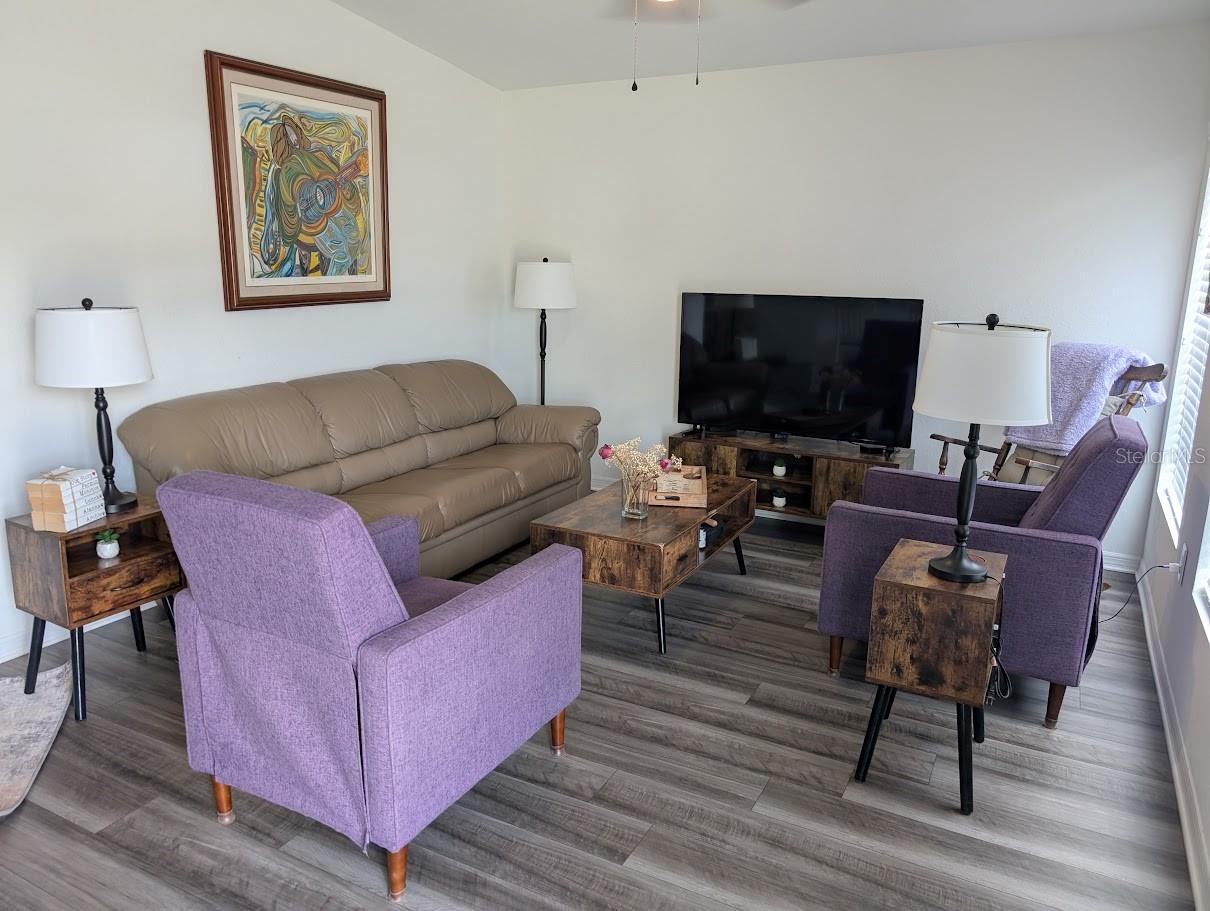 O6410714 Property Photo 8