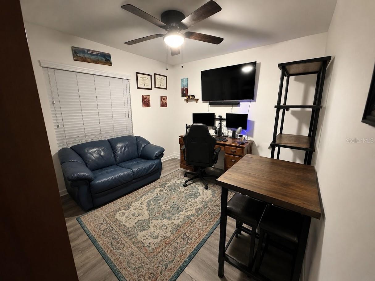 O6410714 Property Photo 15
