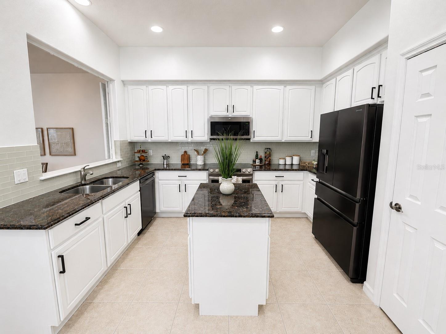 8766 The Esplanade #23 Property Photo 7