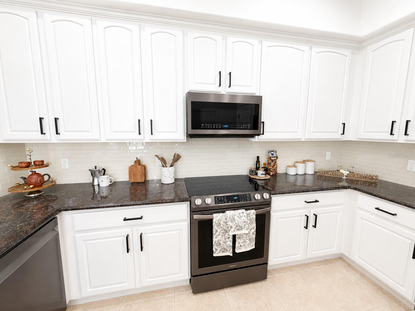 8766 The Esplanade #23 Property Photo 9