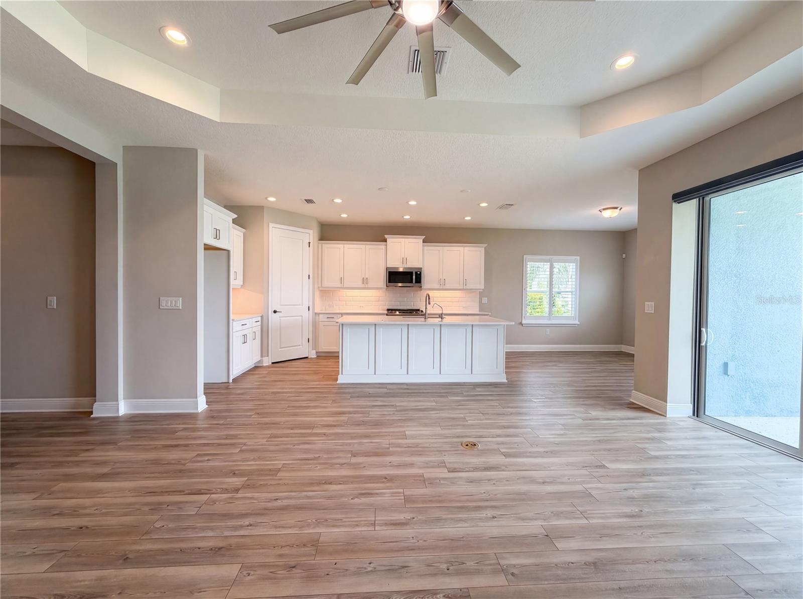 10710 Falling Leaf Ct Property Photo 8