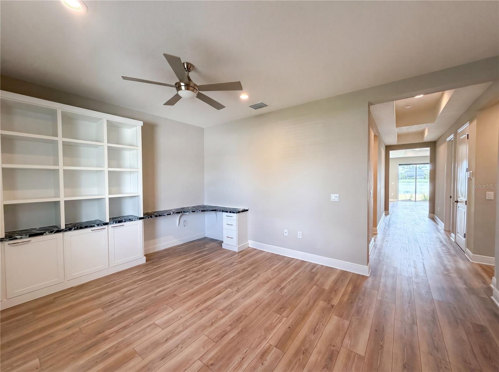 10710 Falling Leaf Ct Property Photo 9