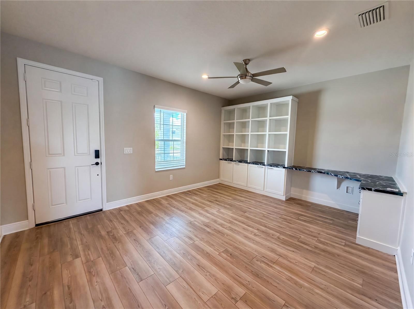 10710 Falling Leaf Ct Property Photo 10