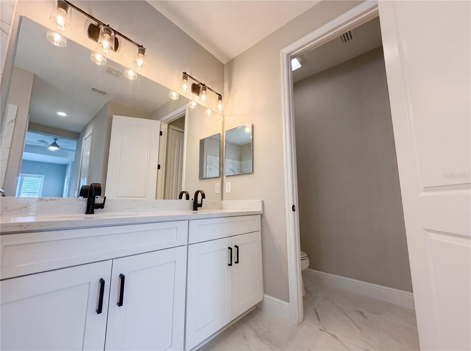 10710 Falling Leaf Ct Property Photo 14