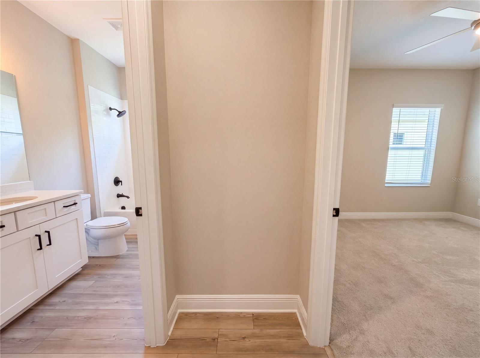 10710 Falling Leaf Ct Property Photo 23