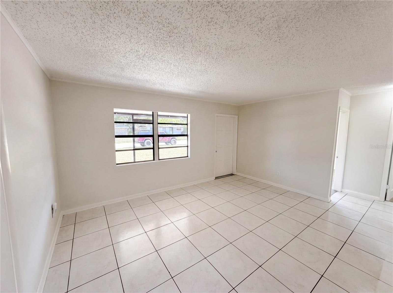 459 Notre Dame Dr Property Photo 3