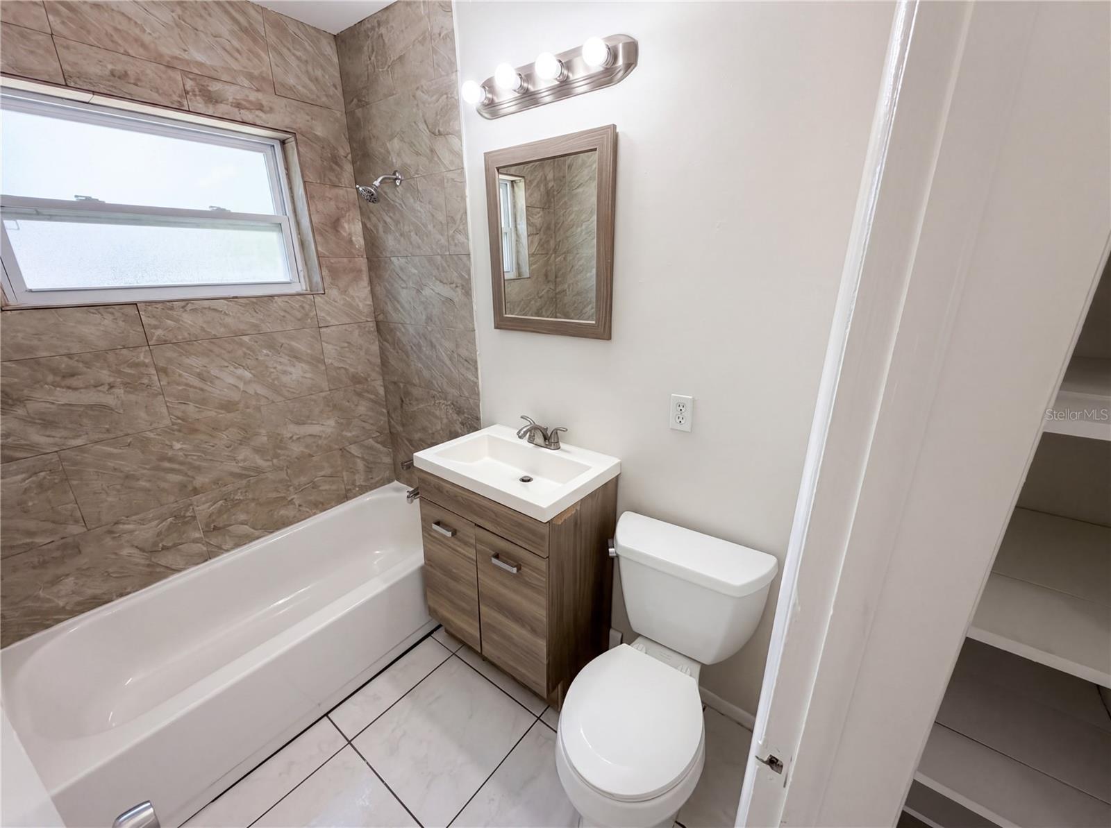 459 Notre Dame Dr Property Photo 17