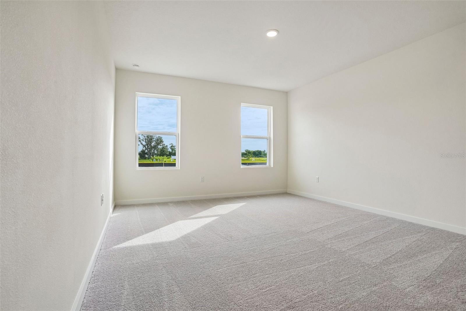 811 Andrew St Property Photo 4
