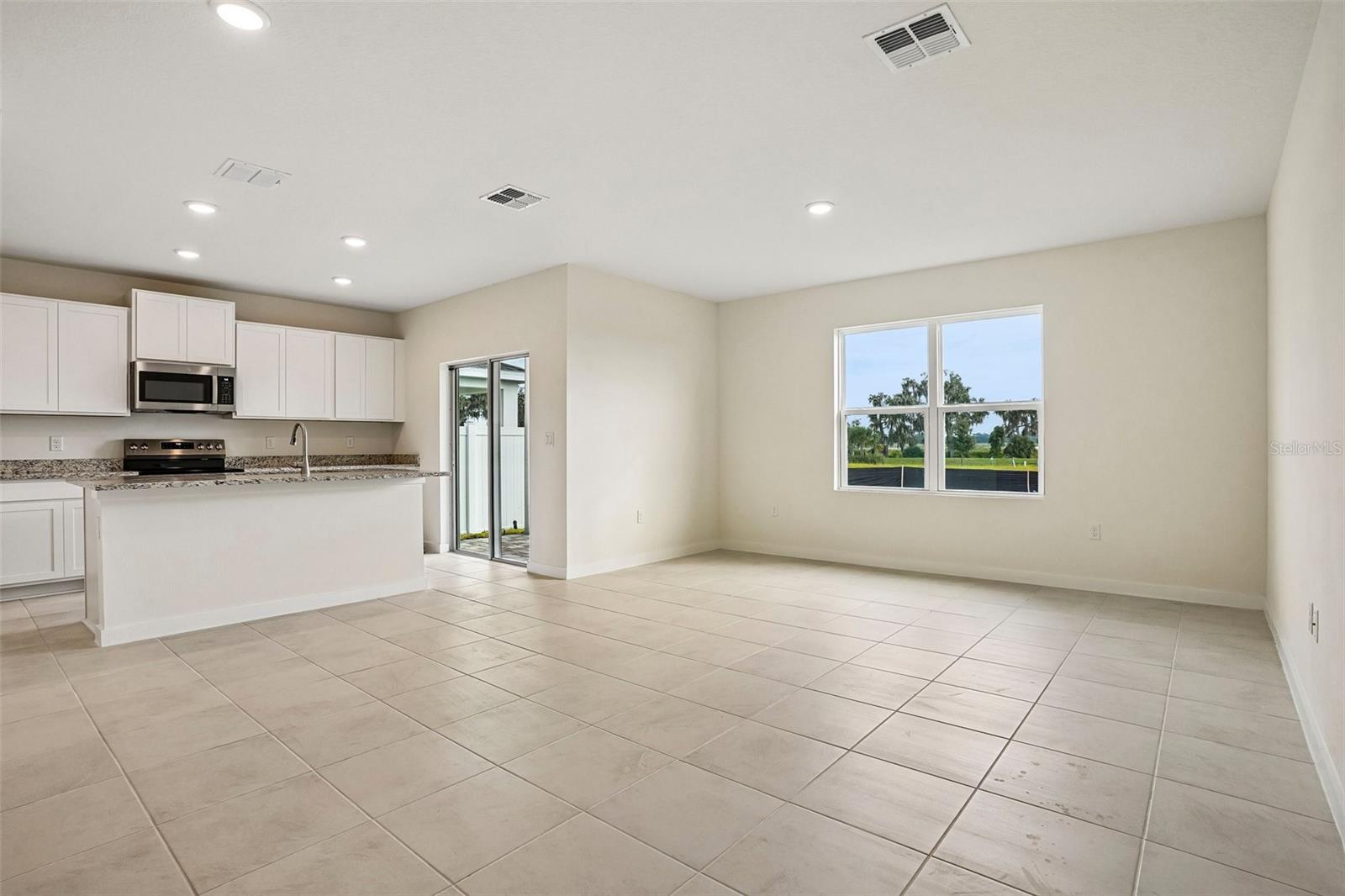 811 Andrew St Property Photo 12