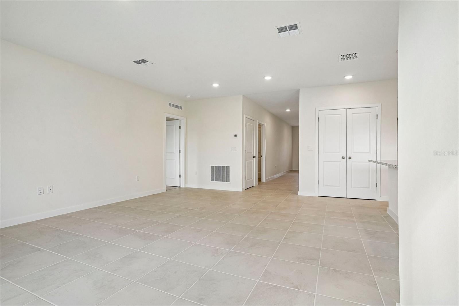 811 Andrew St Property Photo 13