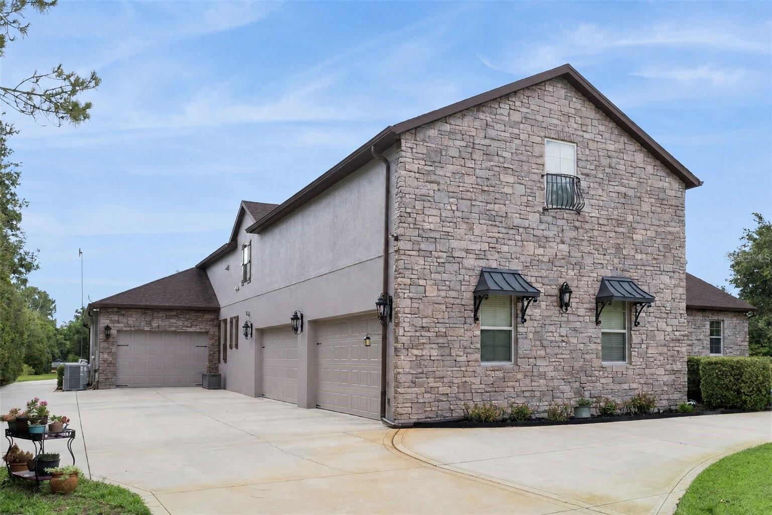 2075 Mustang Ct Property Photo 7