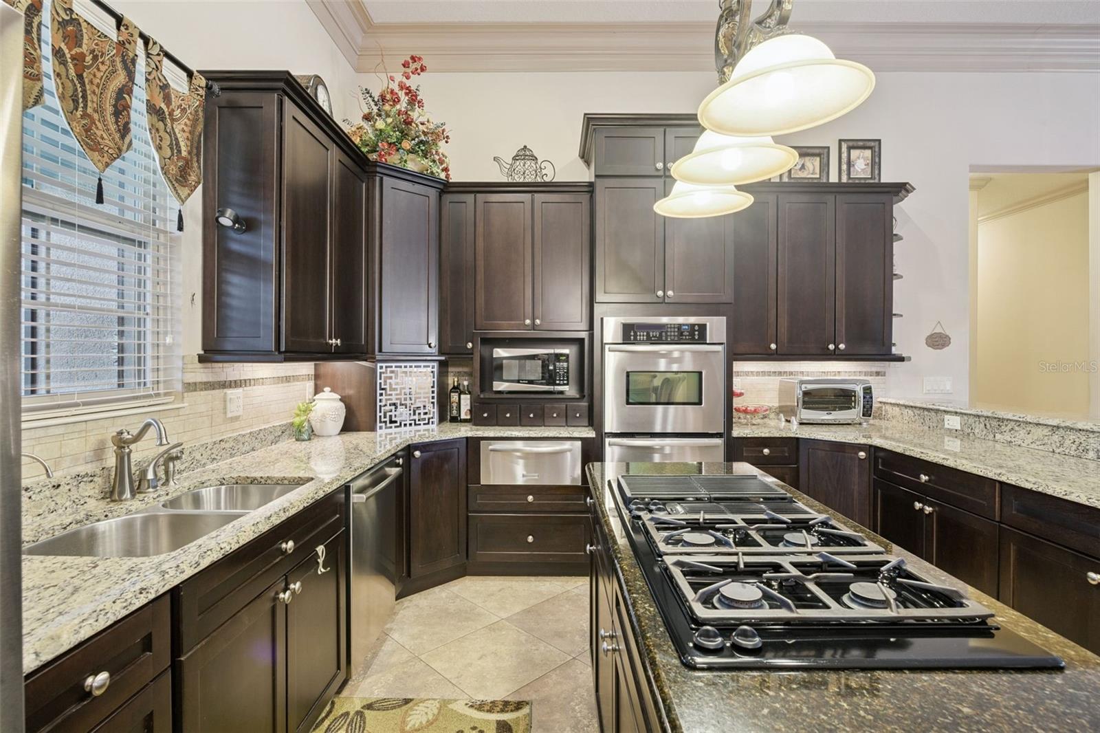 2075 Mustang Ct Property Photo 14