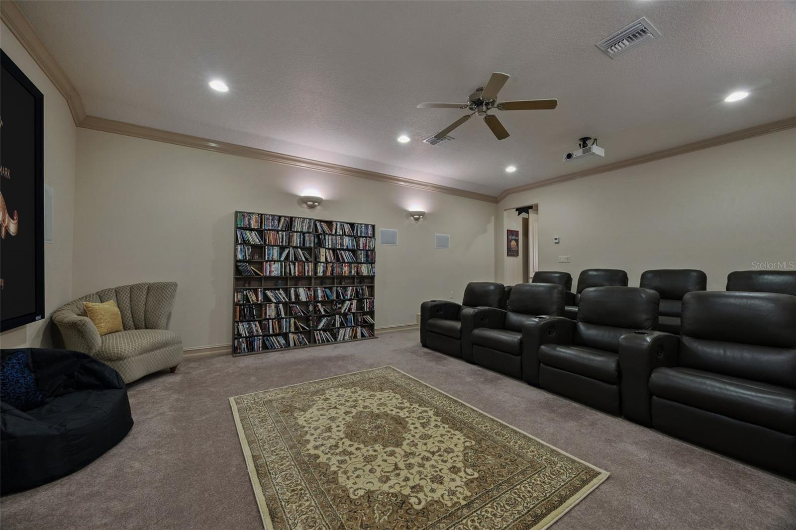 2075 Mustang Ct Property Photo 45