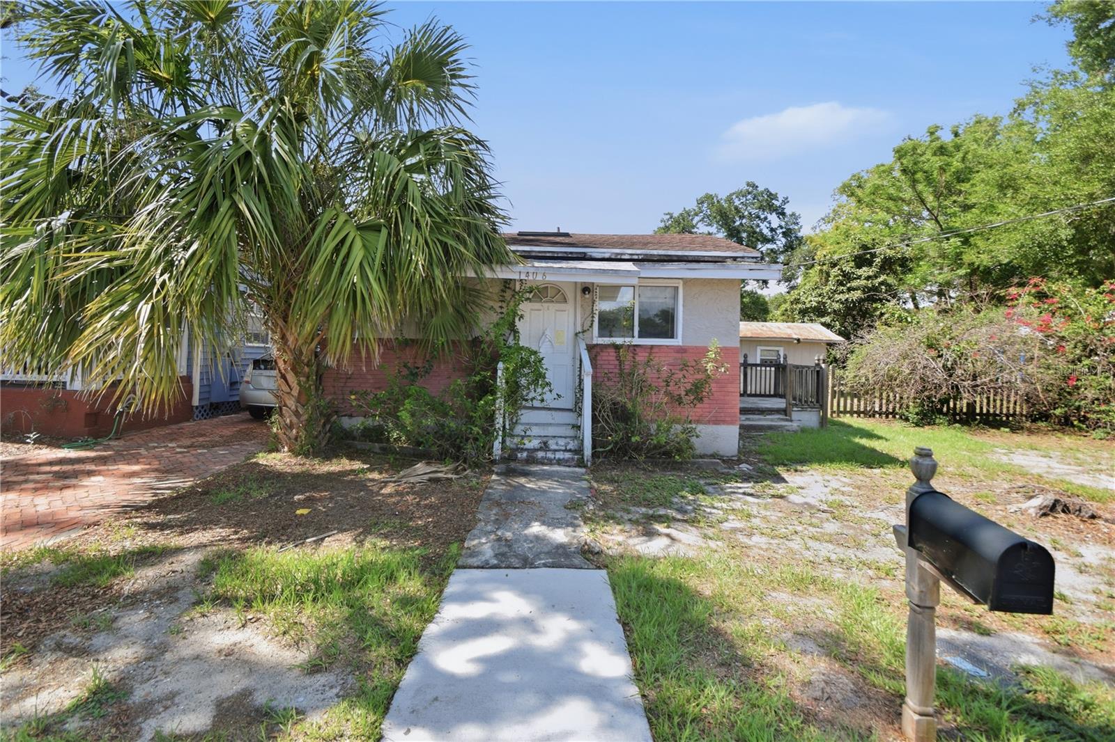 1406 E Louisiana Ave Property Photo 2