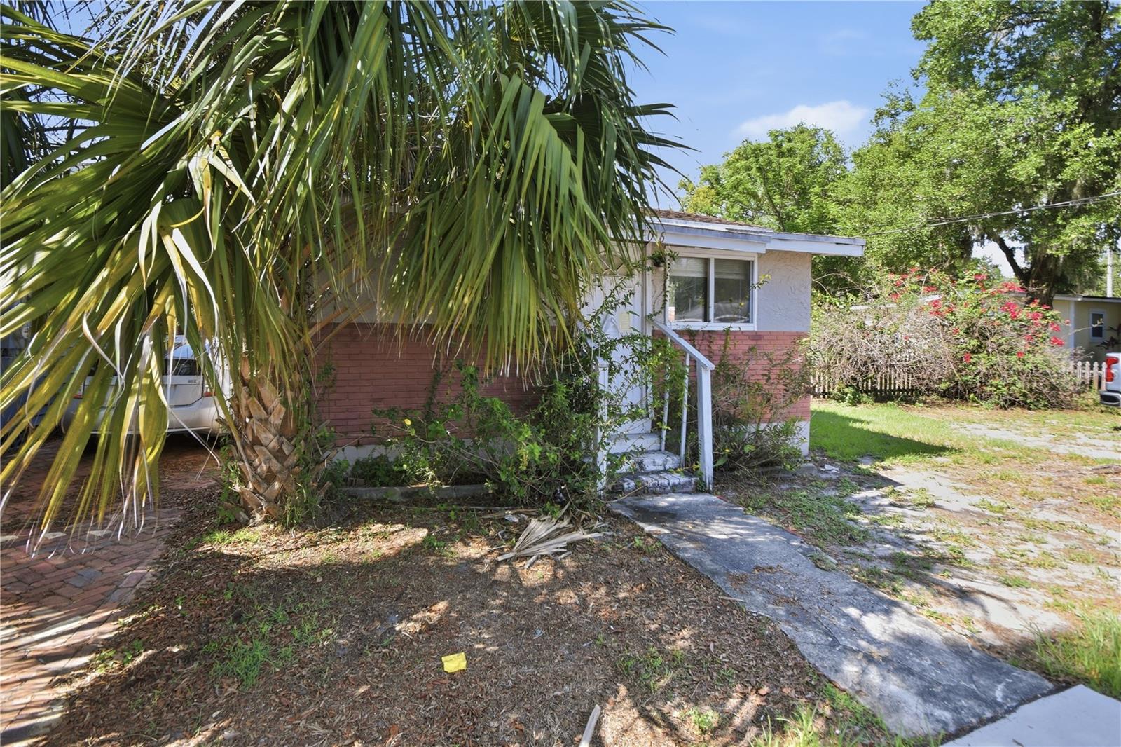 1406 E Louisiana Ave Property Photo 6
