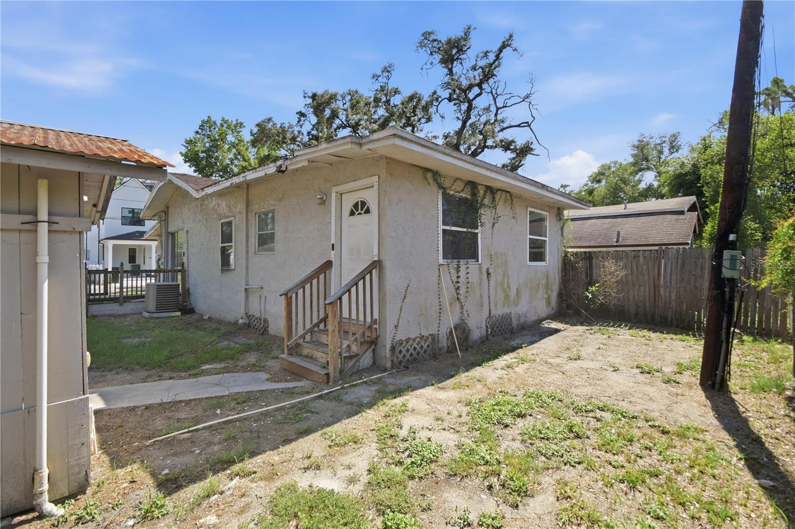 1406 E Louisiana Ave Property Photo 11