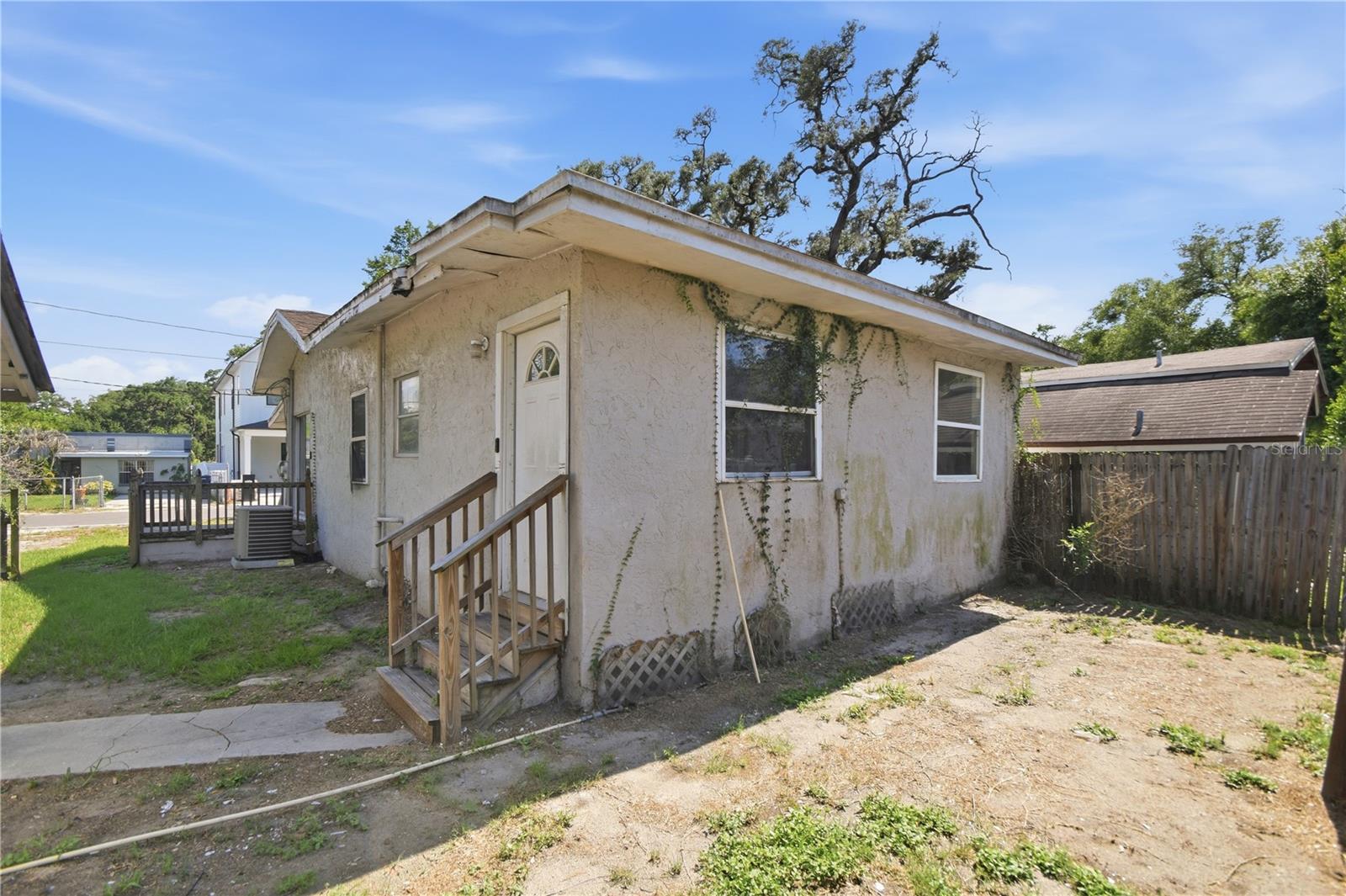 1406 E Louisiana Ave Property Photo 13