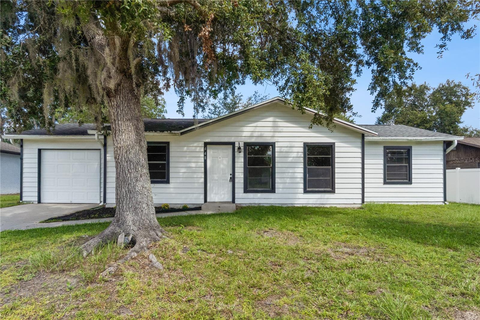 648 Floridian Dr Property Photo 1