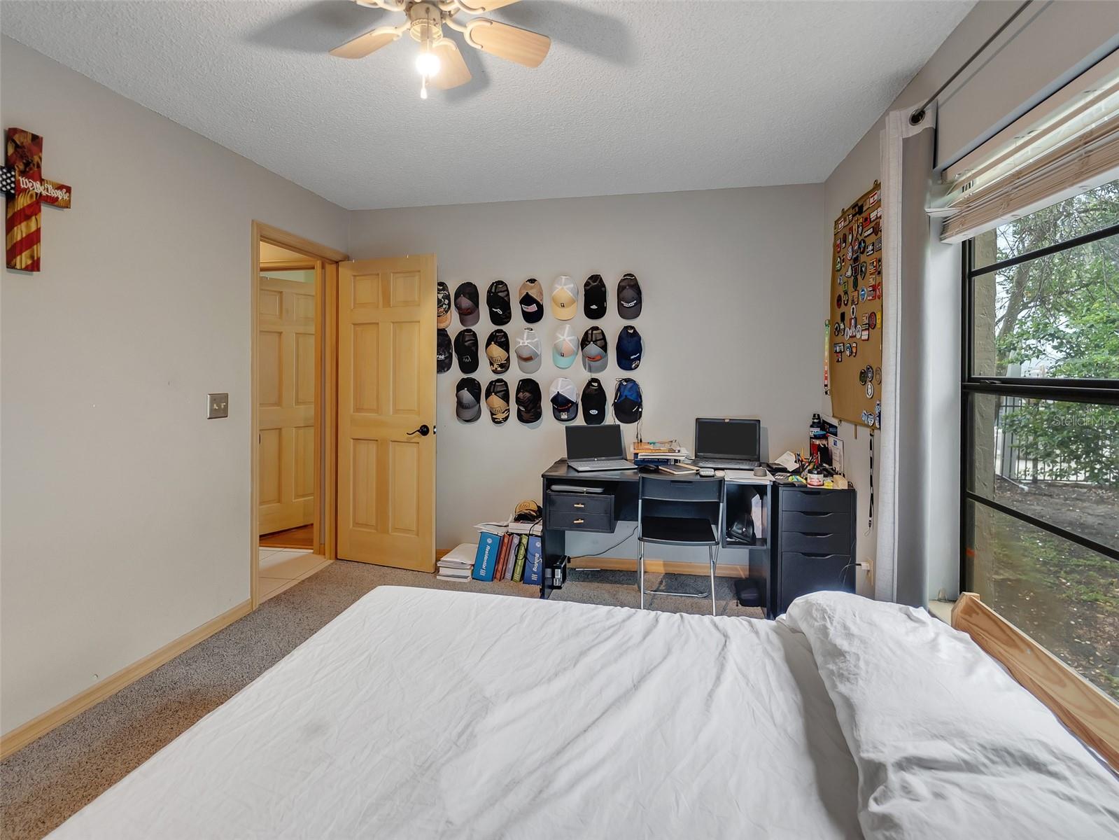 1407 Hempel Ave Property Photo 39