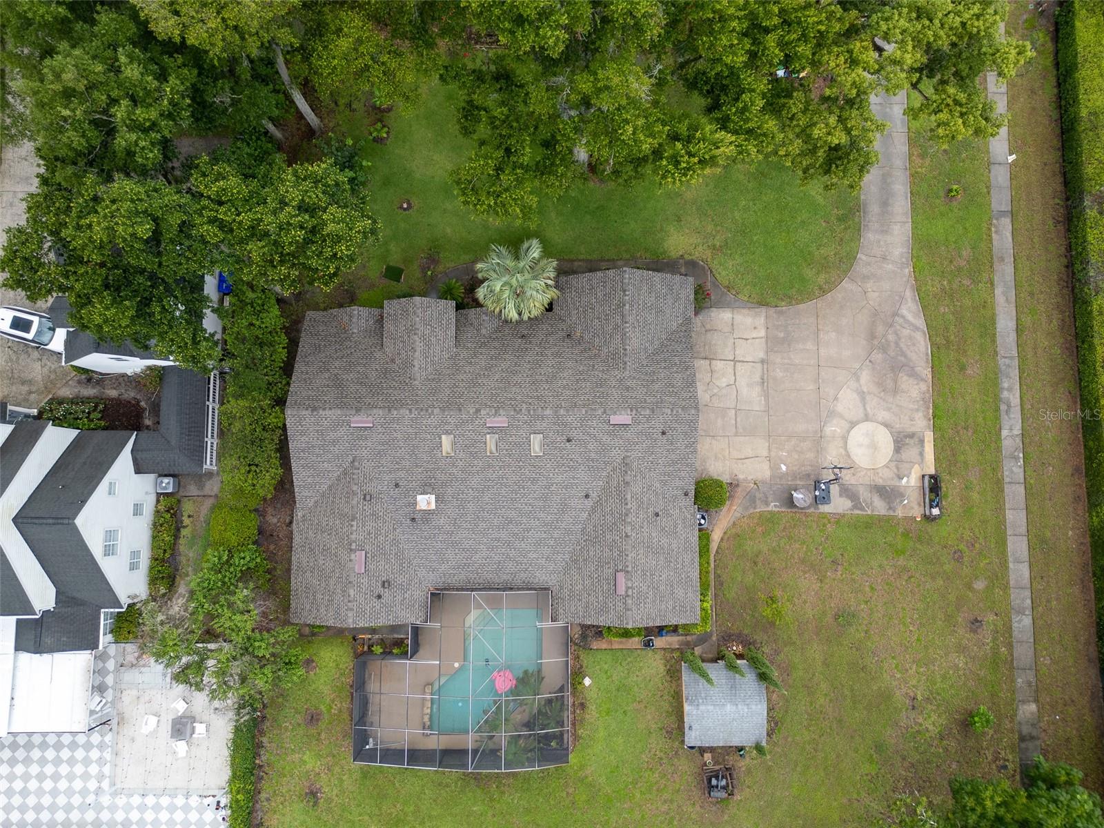 1407 Hempel Ave Property Photo 72