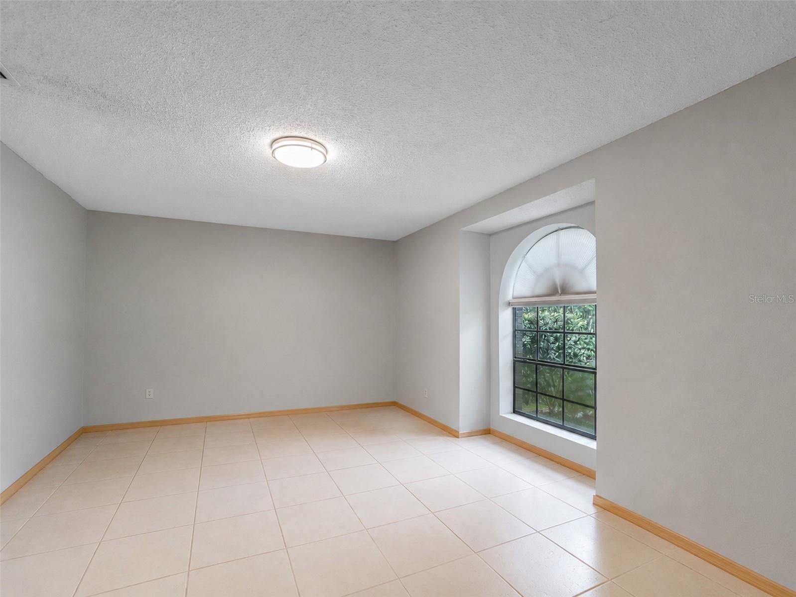 1407 Hempel Ave Property Photo 80