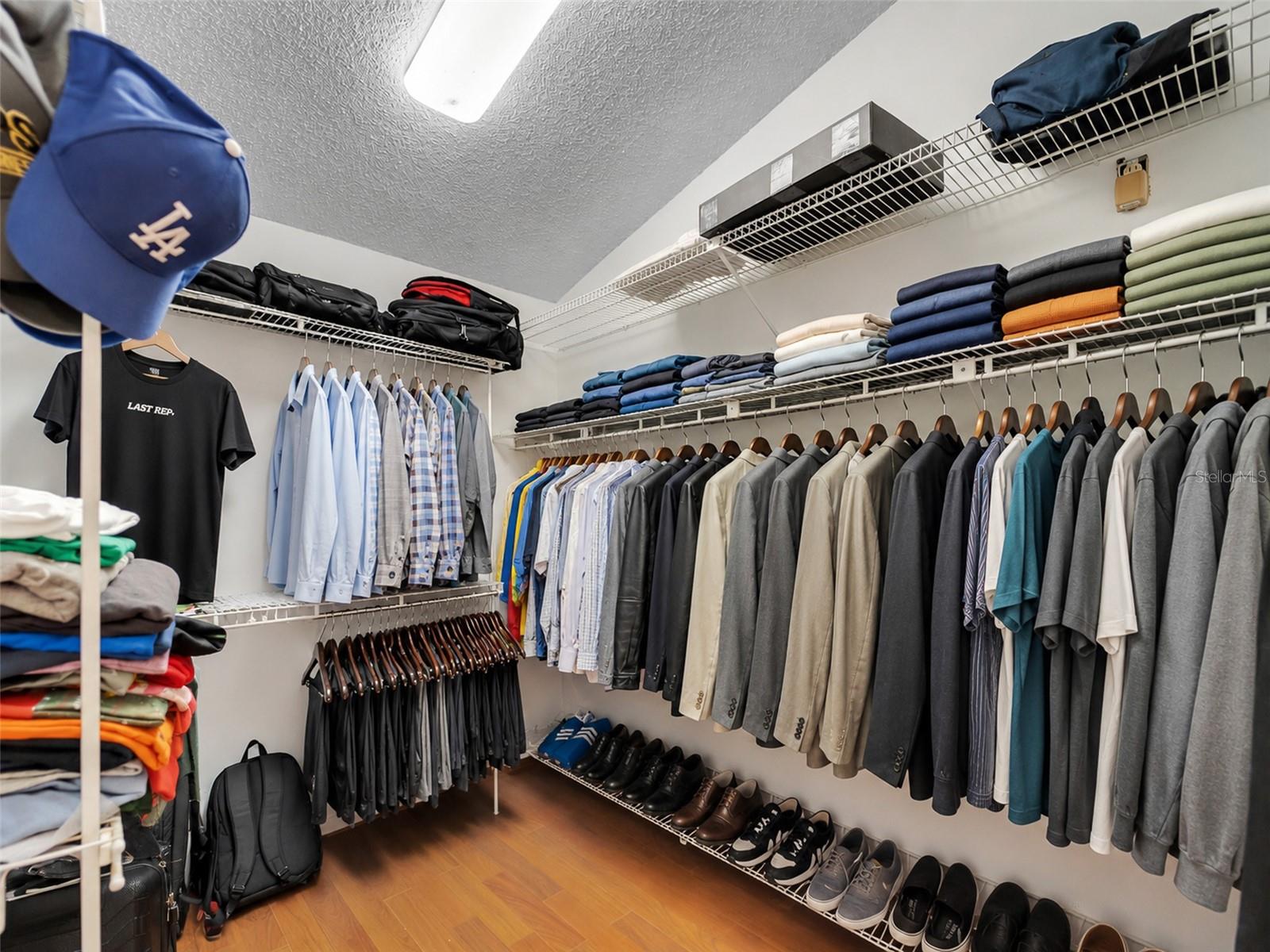 1407 Hempel Ave Property Photo 87