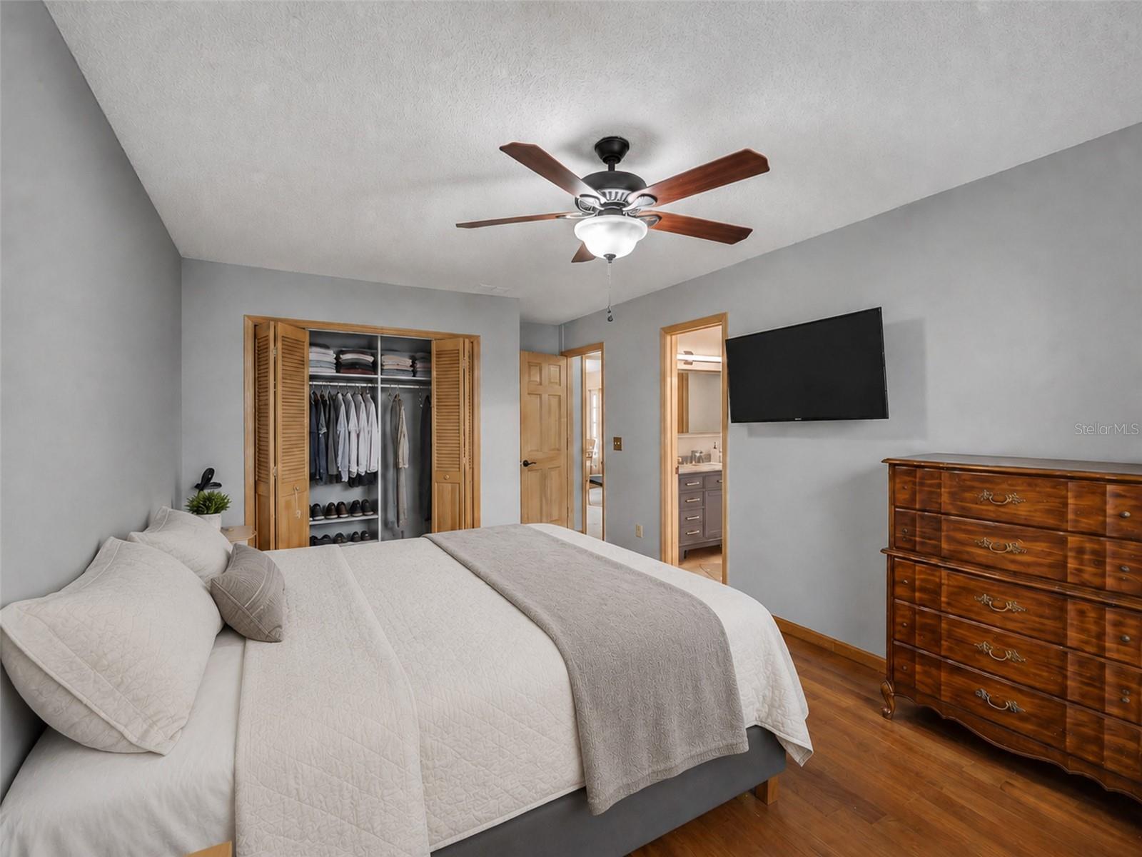 1407 Hempel Ave Property Photo 89