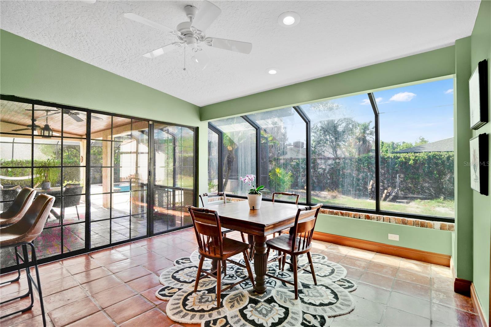 1367 Campbell St Property Photo 22