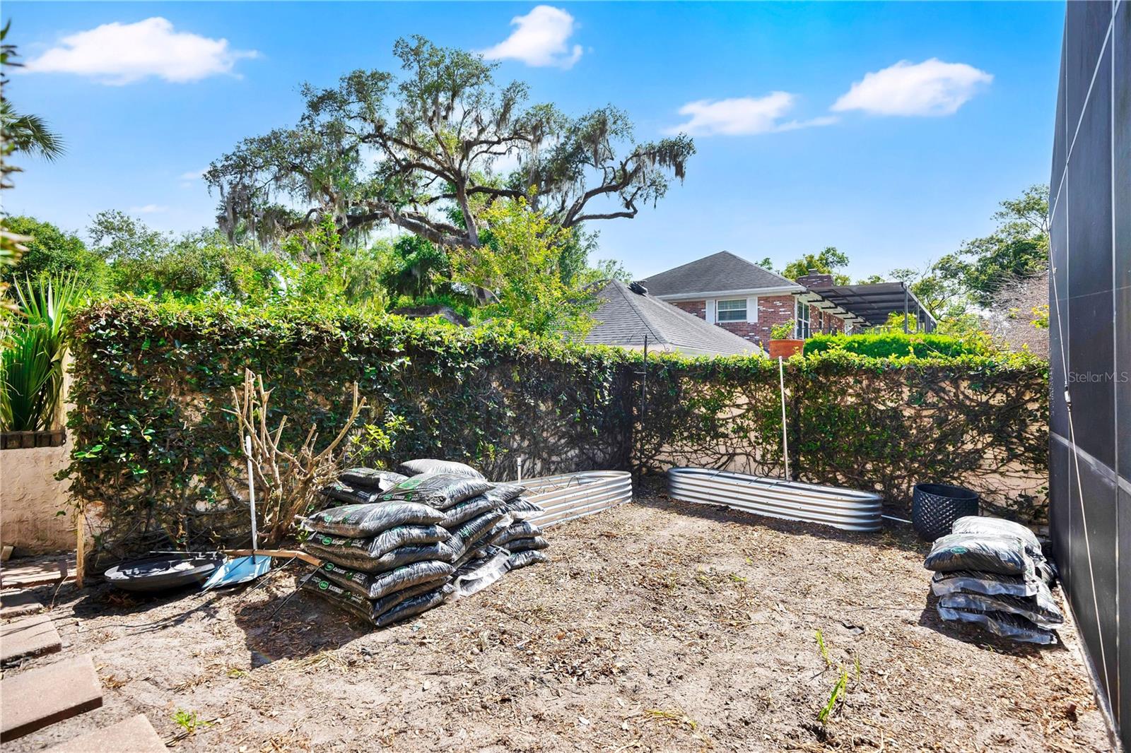 1367 Campbell St Property Photo 53
