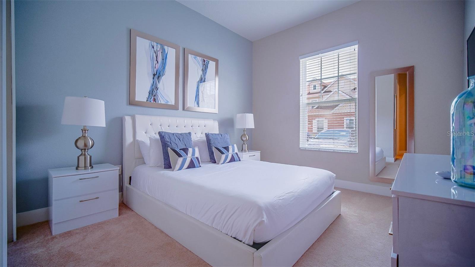 7595 Sunny Dreams Ln Property Photo 9
