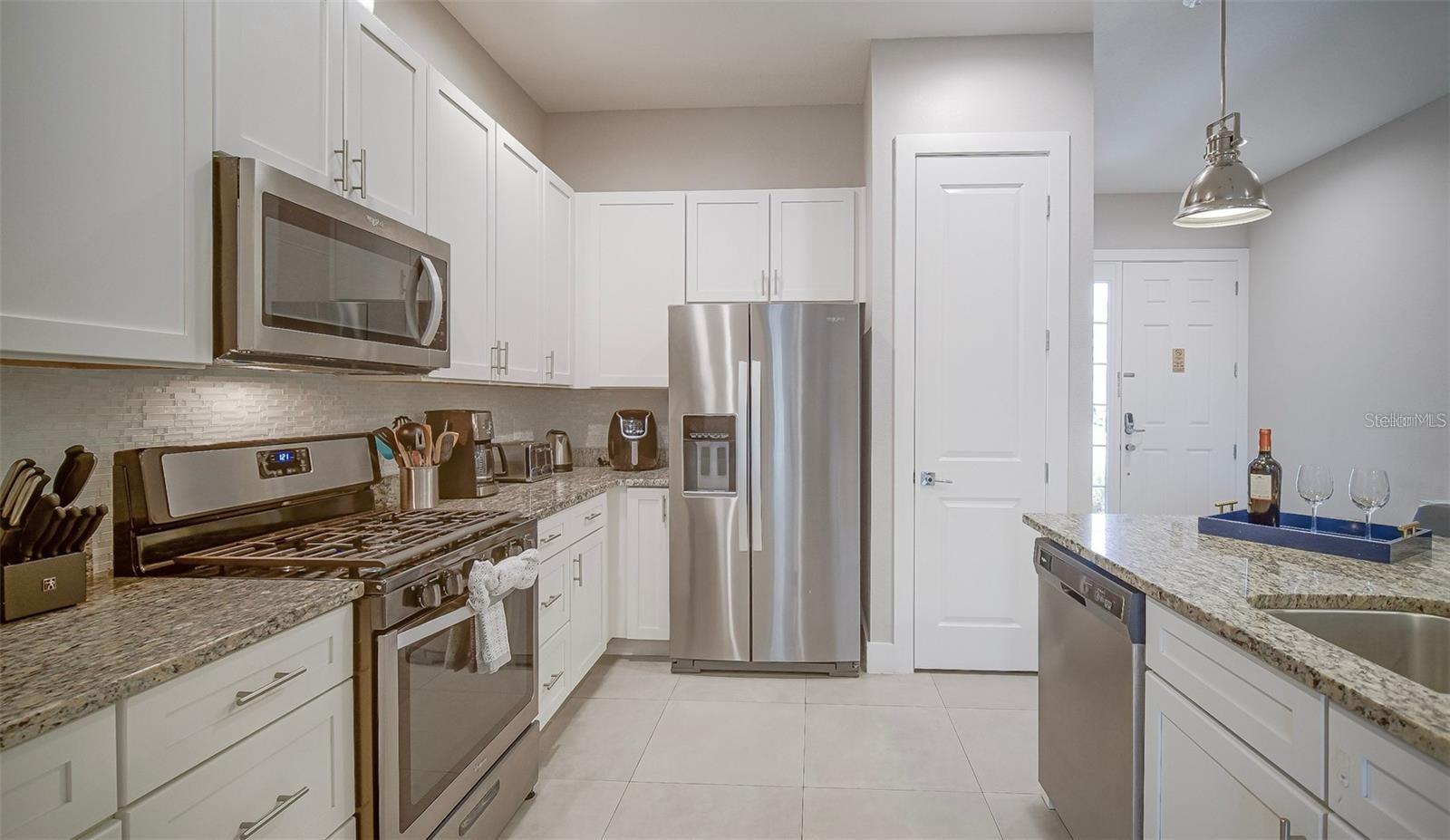 7595 Sunny Dreams Ln Property Photo 13