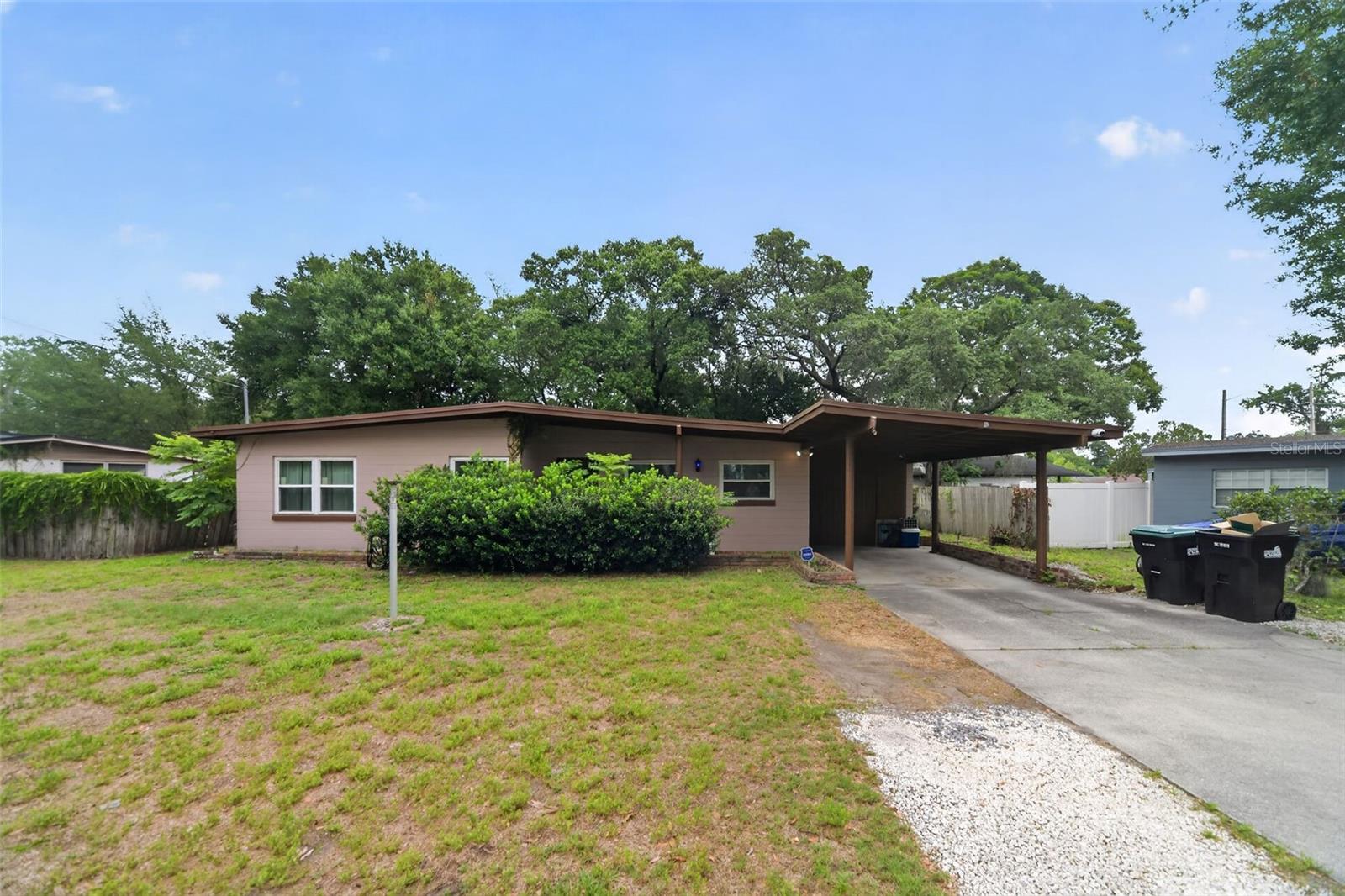 2615 Peel Ave Property Photo 1