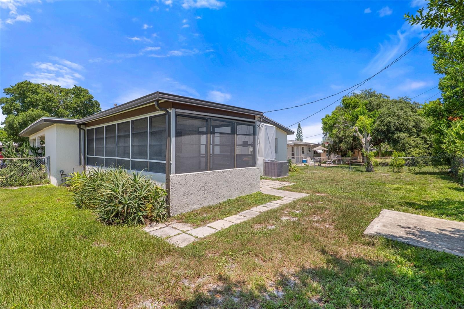 2189 S Smathers Cir Property Photo 12