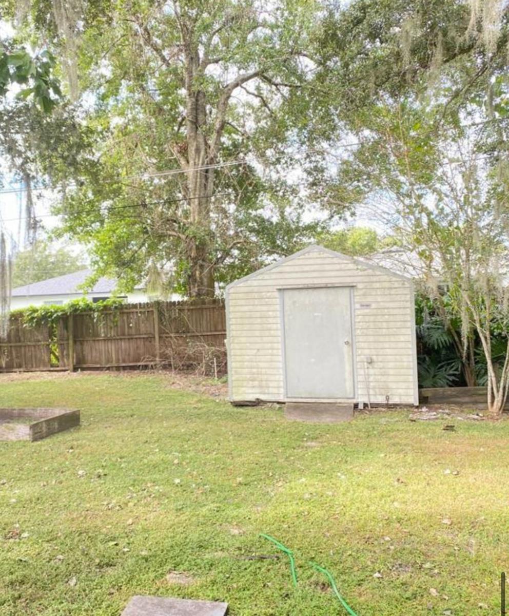 2412 Marshall Ave Property Photo 6
