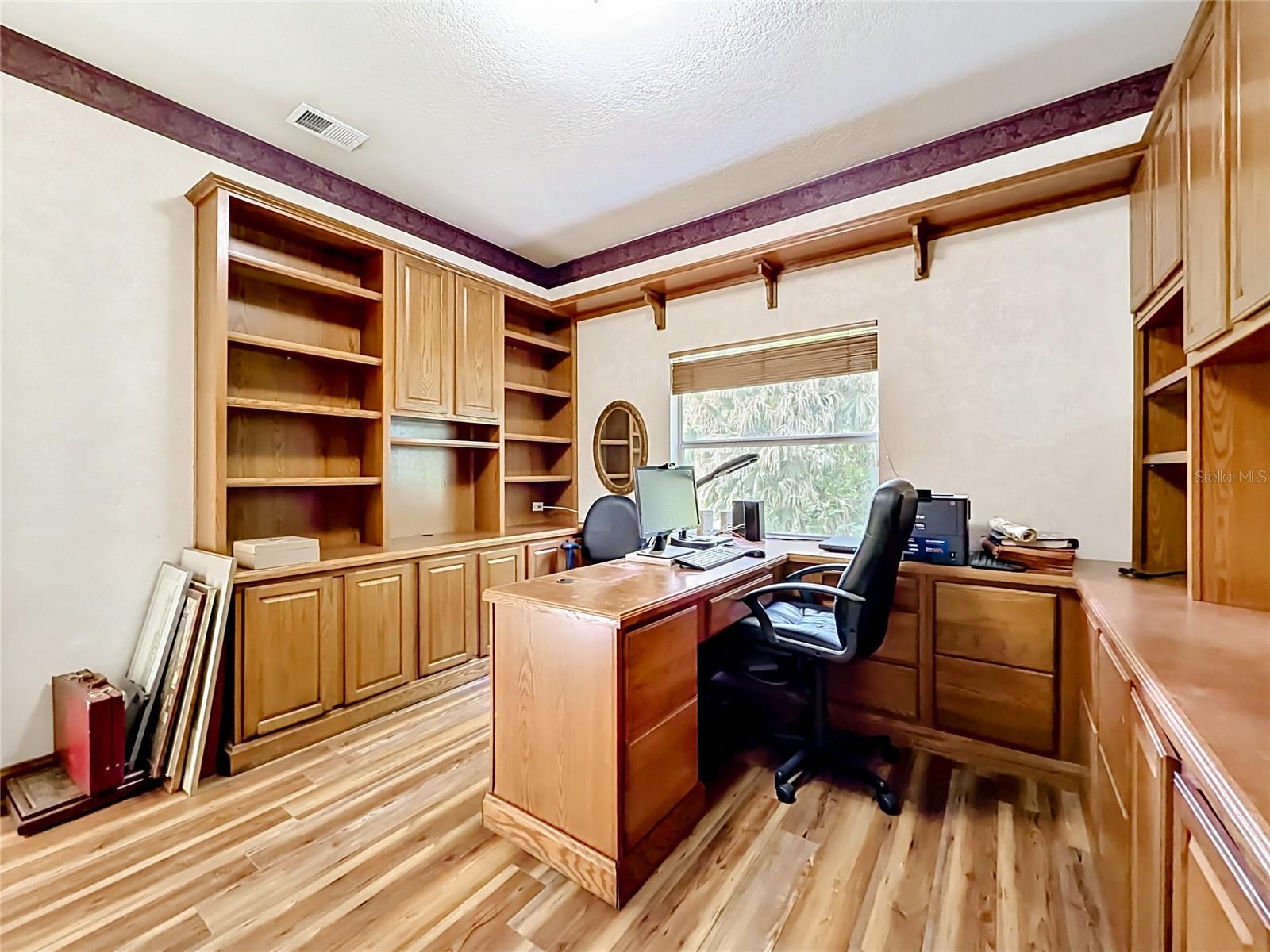 1838 Seneca Blvd Property Photo 14