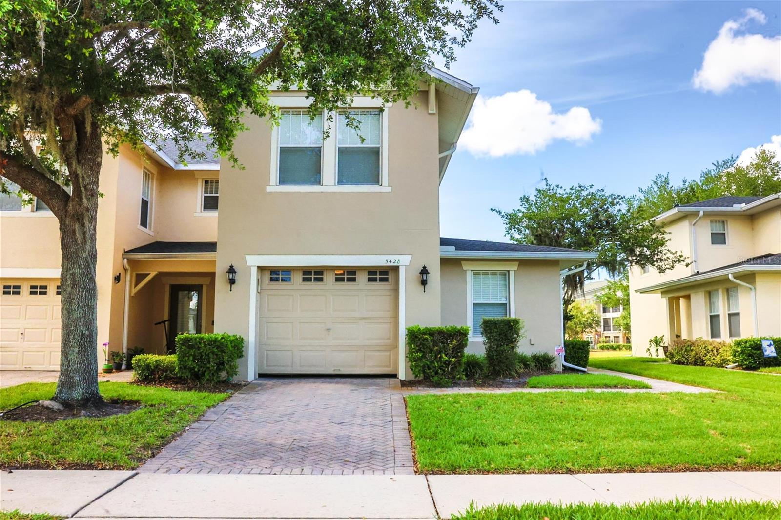 O6411048 Property Photo 2
