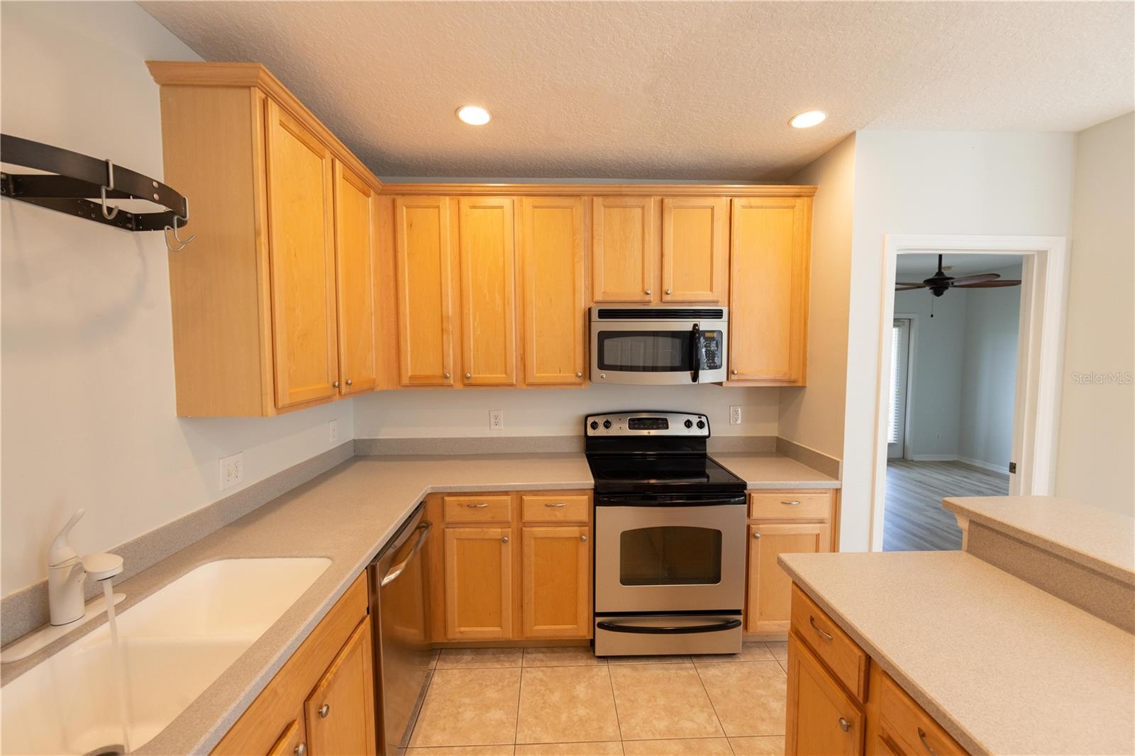 O6411048 Property Photo 15