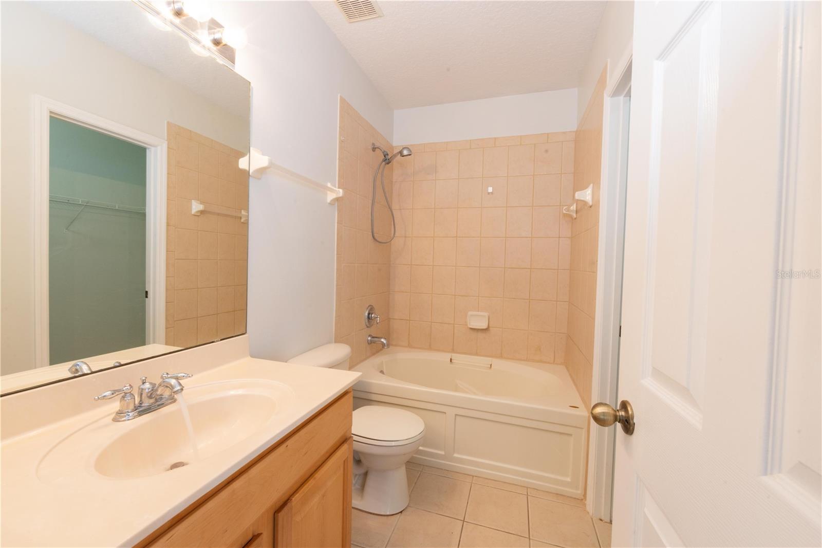 O6411048 Property Photo 22