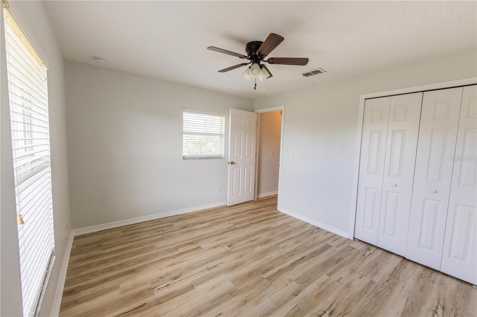O6411048 Property Photo 28