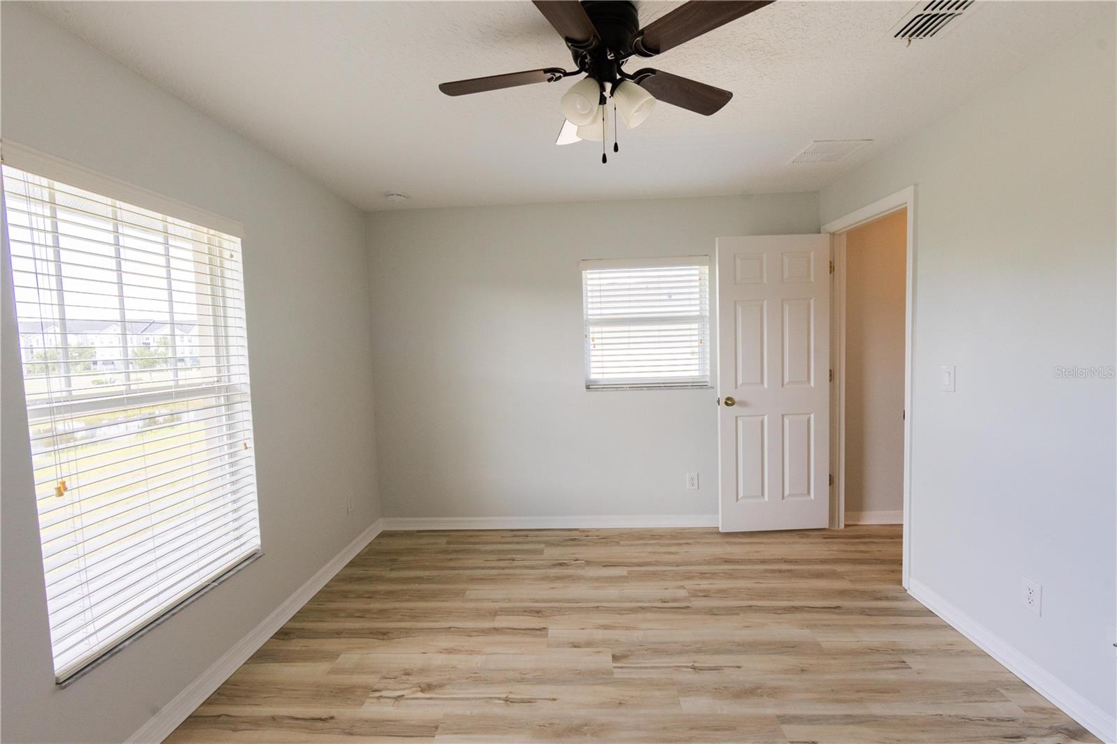 O6411048 Property Photo 29