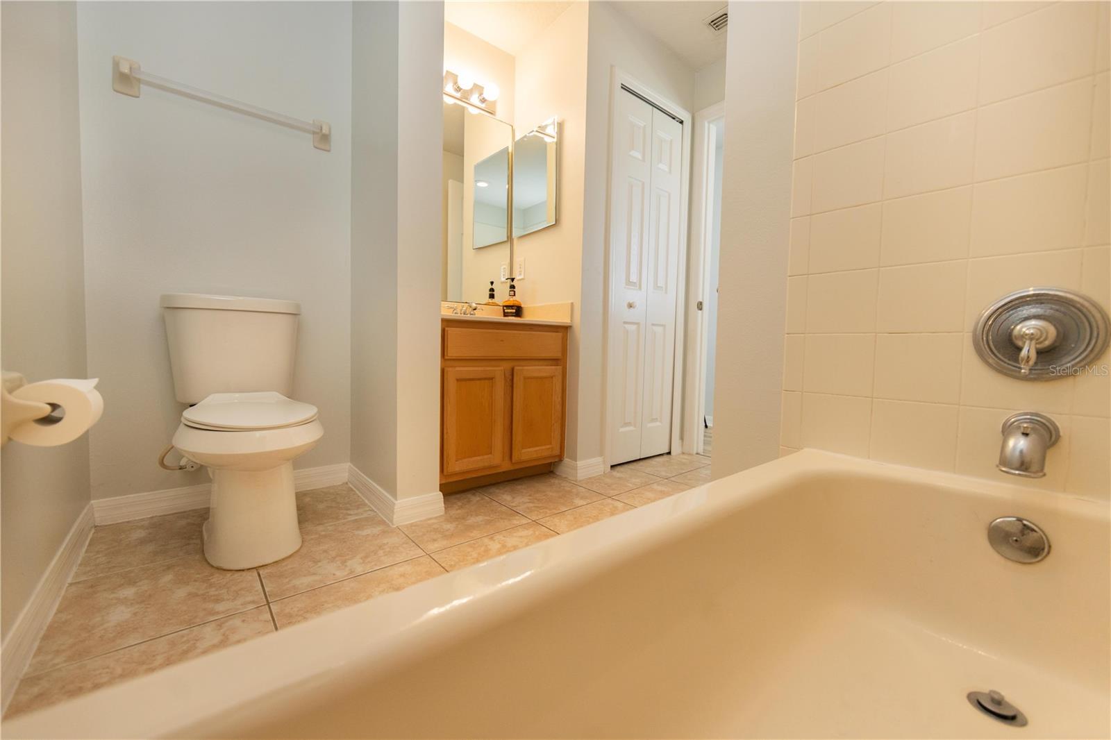 O6411048 Property Photo 37