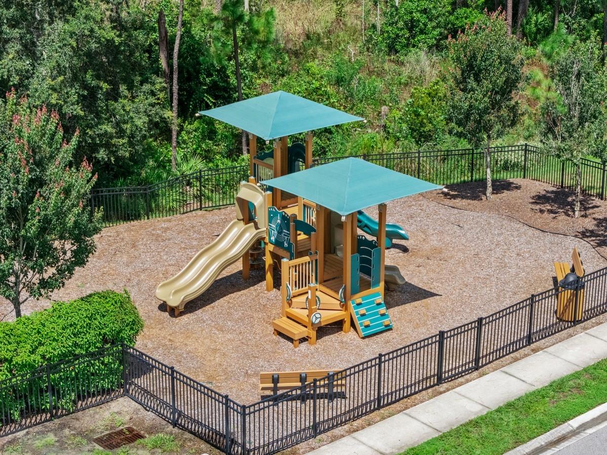 1353 Sawgrass Hammock Ln Property Photo 4