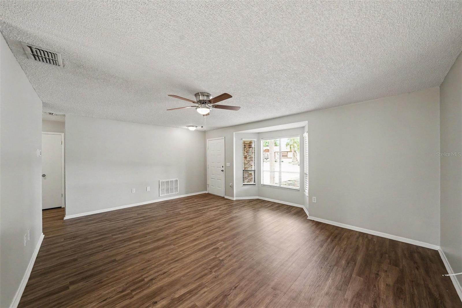 11424 Scallop Dr Property Photo 7