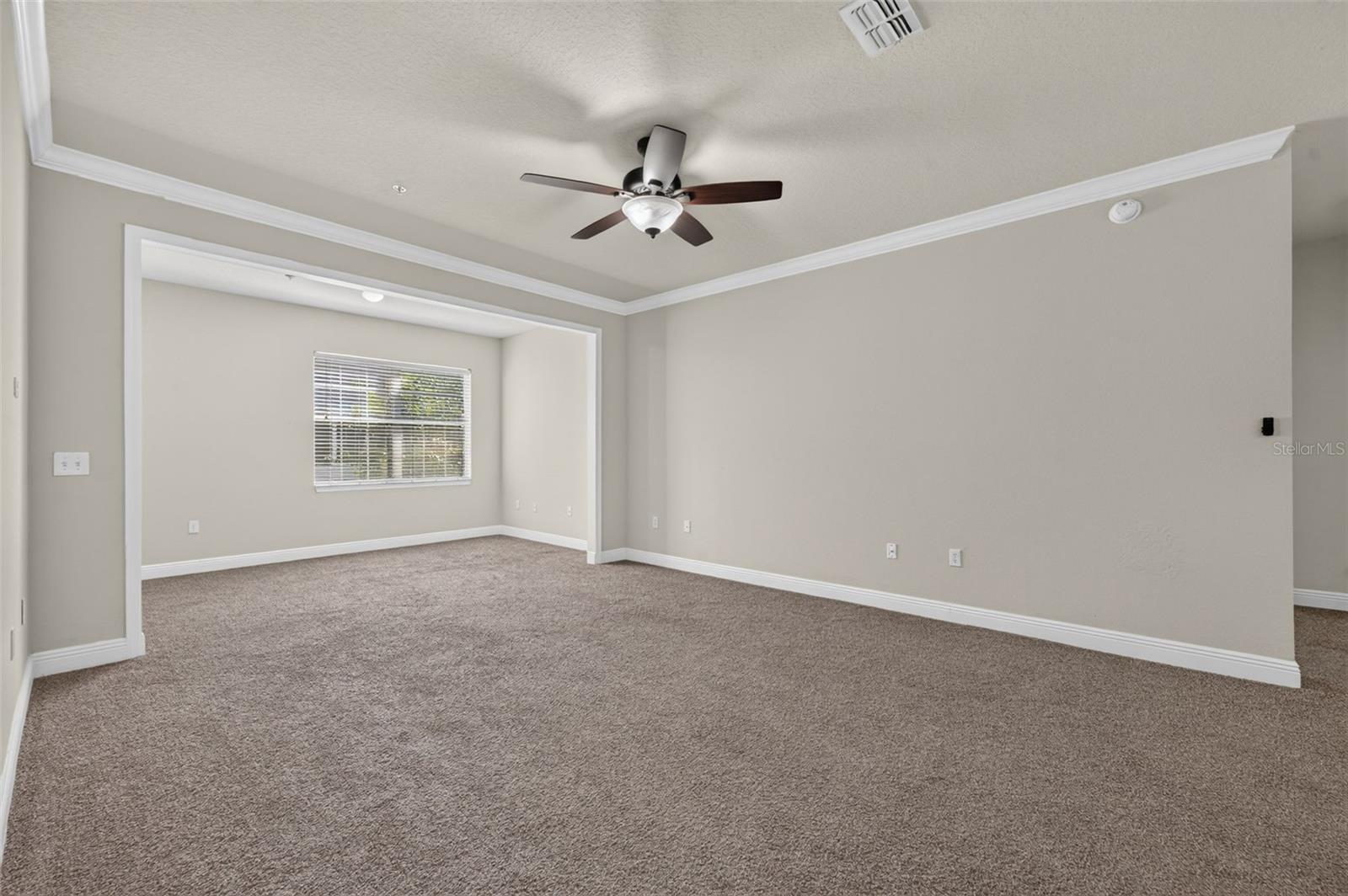 200 Southern Pecan Circle #206 Property Photo 3