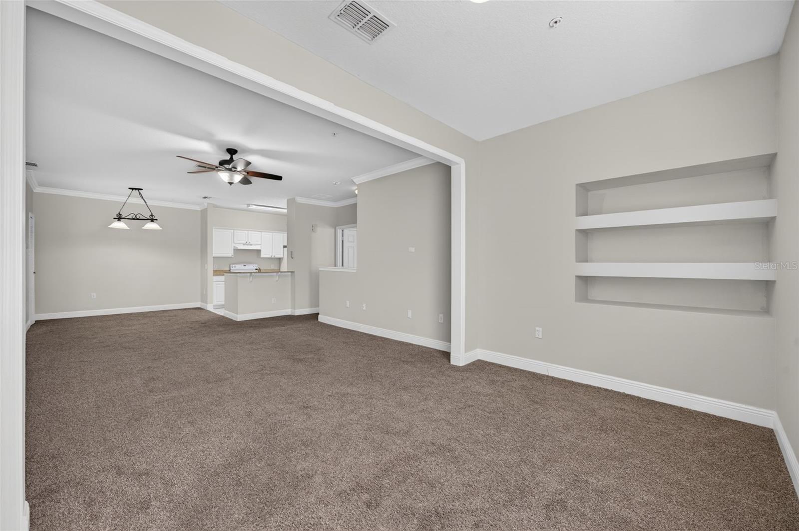 200 Southern Pecan Circle #206 Property Photo 6