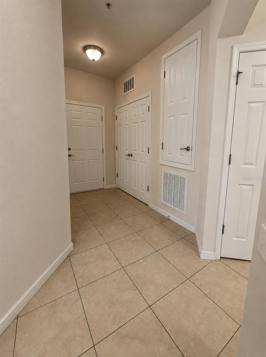 O6411166 Property Photo 2
