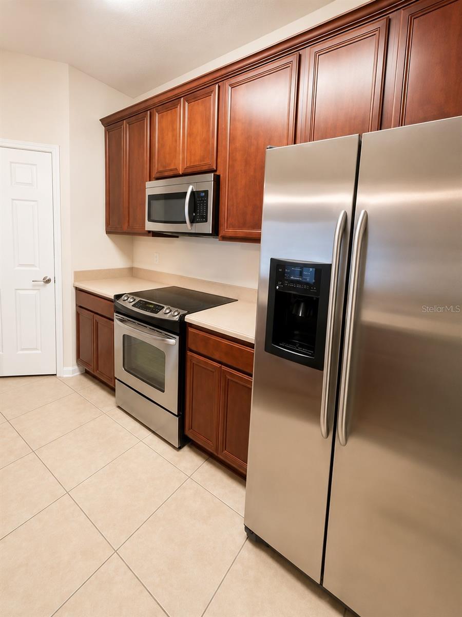 O6411166 Property Photo 6