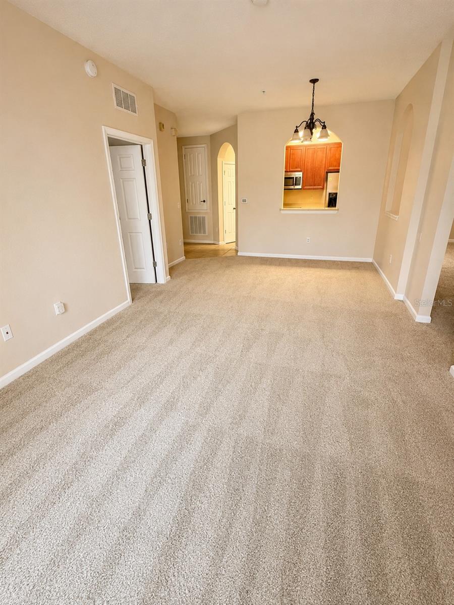 O6411166 Property Photo 8