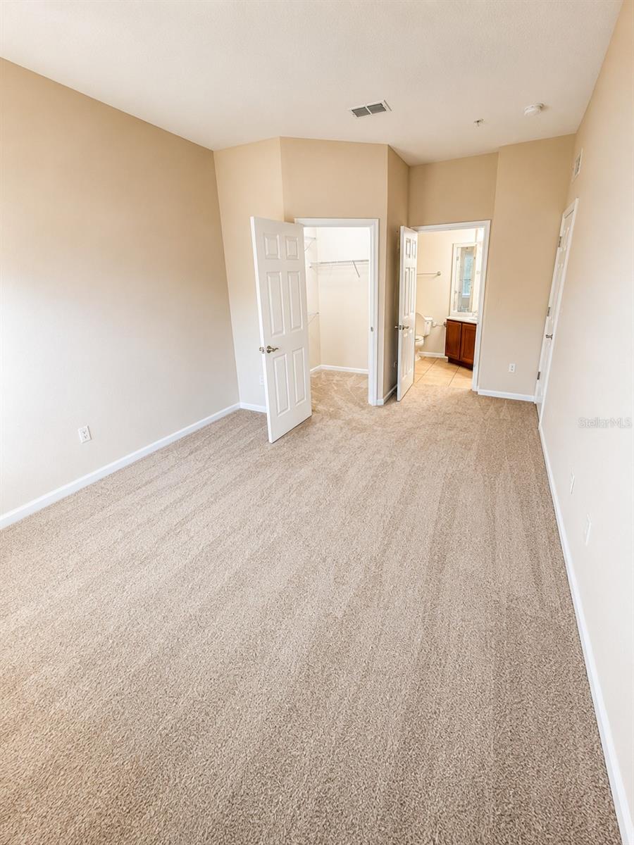O6411166 Property Photo 10